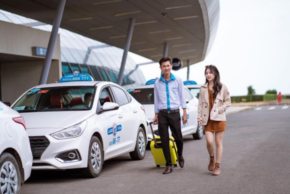 Trải nghiệm dịch vụ taxi Lado tiện lợi