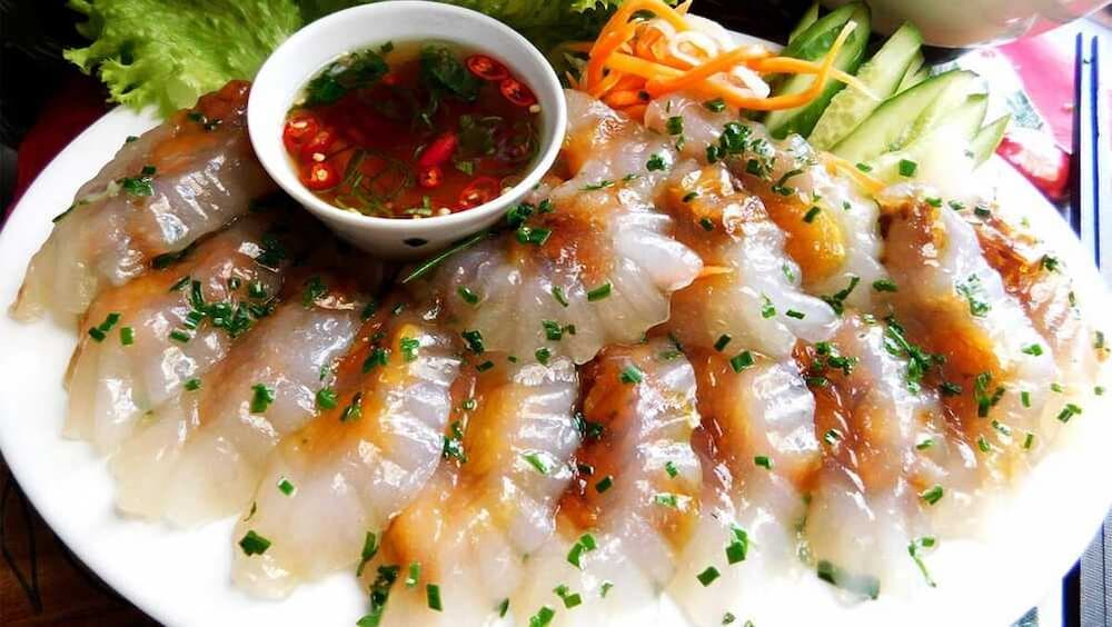 Bánh bột lọc hấp dẫn nhờ lớp bột trong suốt, nhân tôm thịt thơm ngon (Ảnh: Sưu tầm Internet)