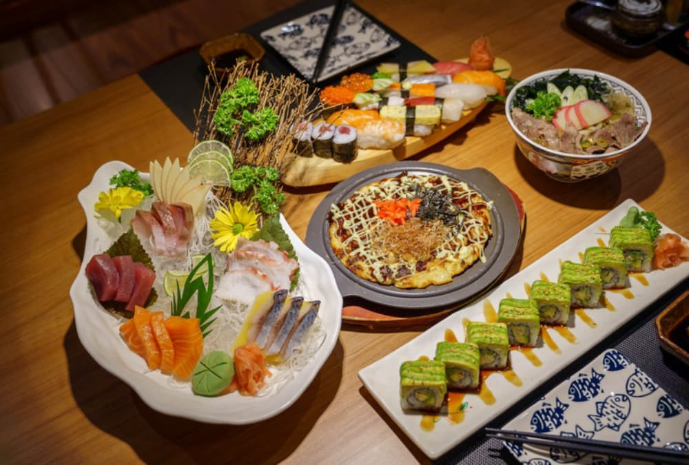 Sushi Buffet Kunimoto cung cấp những món ăn tươi sống chất lượng (Ảnh: Sưu tầm Internet)