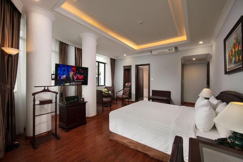 Halais Hotel được thiết kế với gam màu trung tính, tạo cảm giác ấm cúng, thân thuộc