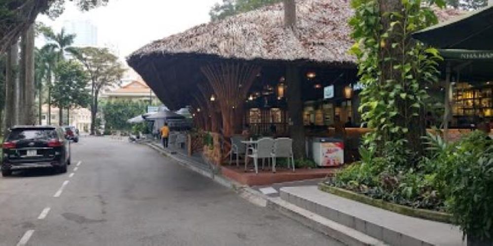  30/4 Cafe & Restaurant là một quán cafe kết hợp cơm trưa văn phòng lý tưởng
