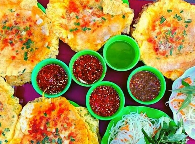 Bánh ép Huế ở Sài Gòn