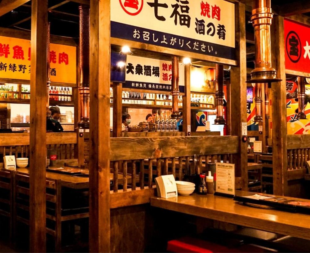 Shogun Japanese Street BBQ được thiết kế như một quán nhậu Nhật Bản 