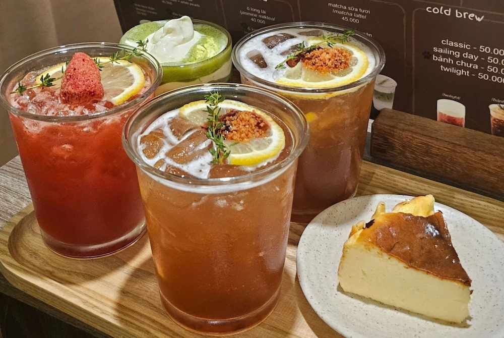 Các món trà kombucha cùng bánh cheesecake là sự kết hợp hoàn hảo 