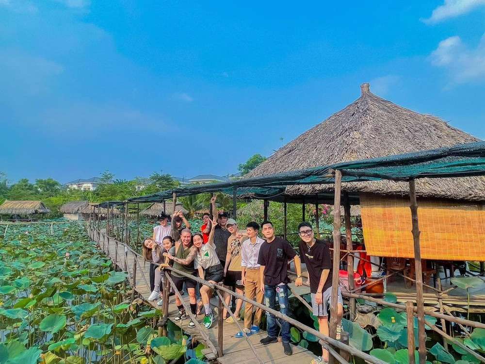 Khu du lịch sinh thái Sen Nam Bộ thu hút nhiều bạn trẻ (Ảnh: Google Maps)