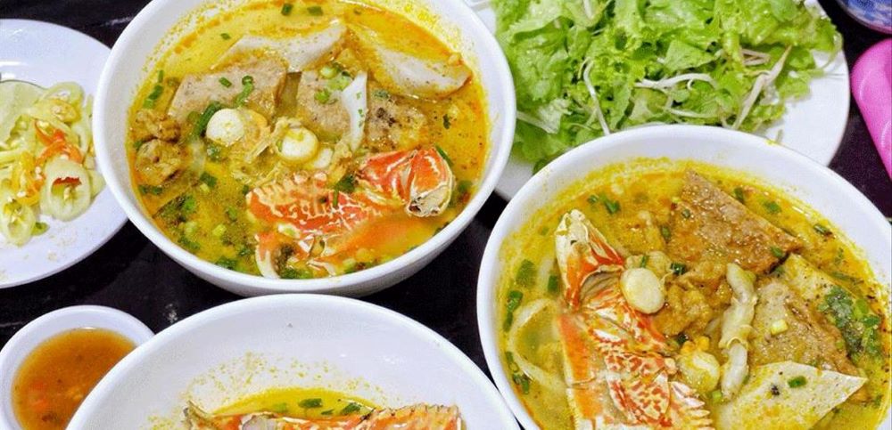 Bánh canh Quận 3 Càng Cúm có phần thịt càng cúm chắc và ngọt