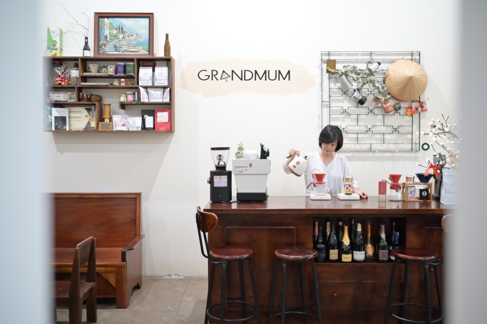 Thưởng thức cà phê và tận hưởng không gian thư giãn tại Grandmum Cafe 