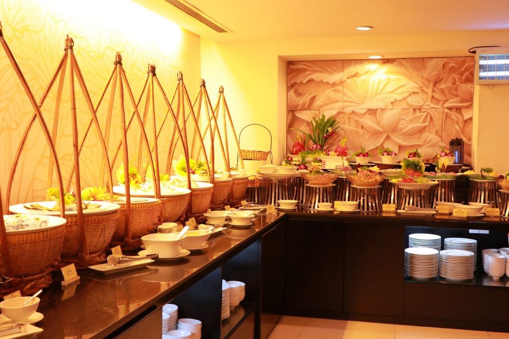 Buffet Gánh Bông Sen mang đến cảm giác nhẹ nhàng, thân thuộc (Ảnh: Sưu tầm Internet)