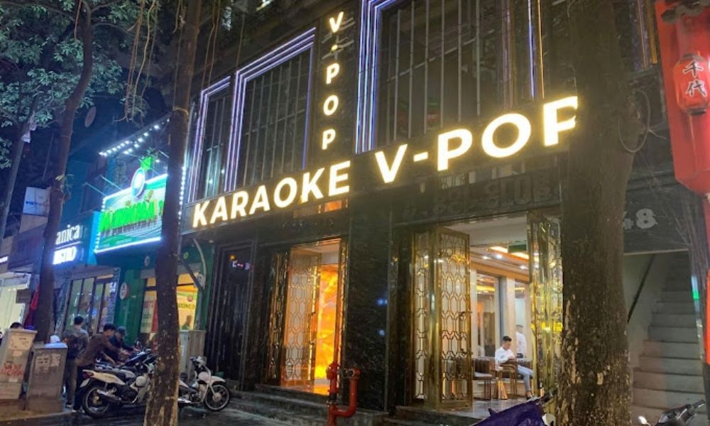 Vpop là quán karaoke quen thuộc nằm trên đường Trần Duy Hưng