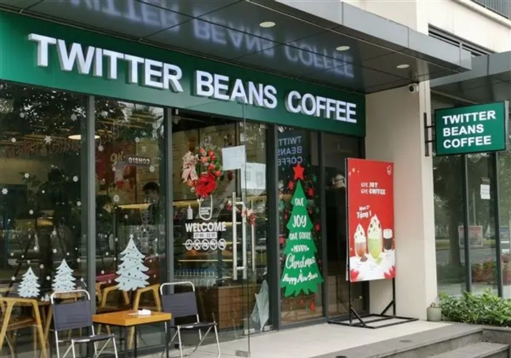 Twitter Beans Coffee được trang trí xinh xắn và thường xuyên cập nhập menu mới cho dịp đặc biệt (Ảnh: Sưu tầm Internet)