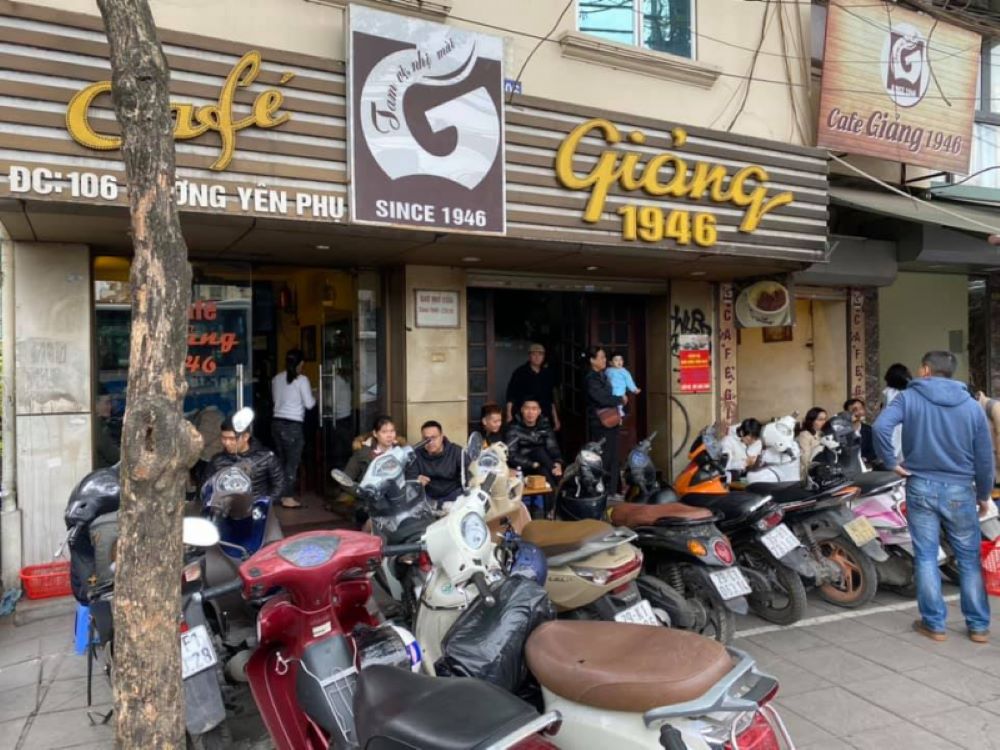 Đến Cafe Giảng Yên Phụ vào buổi sáng, ánh nắng dịu nhẹ sẽ mang lại cảm giác tràn đầy năng lượng
