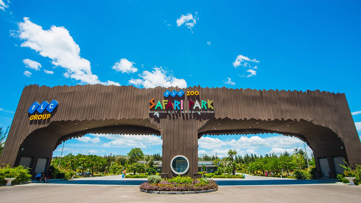 Cổng vào FLC Zoo Safari Park Quy Nhơn