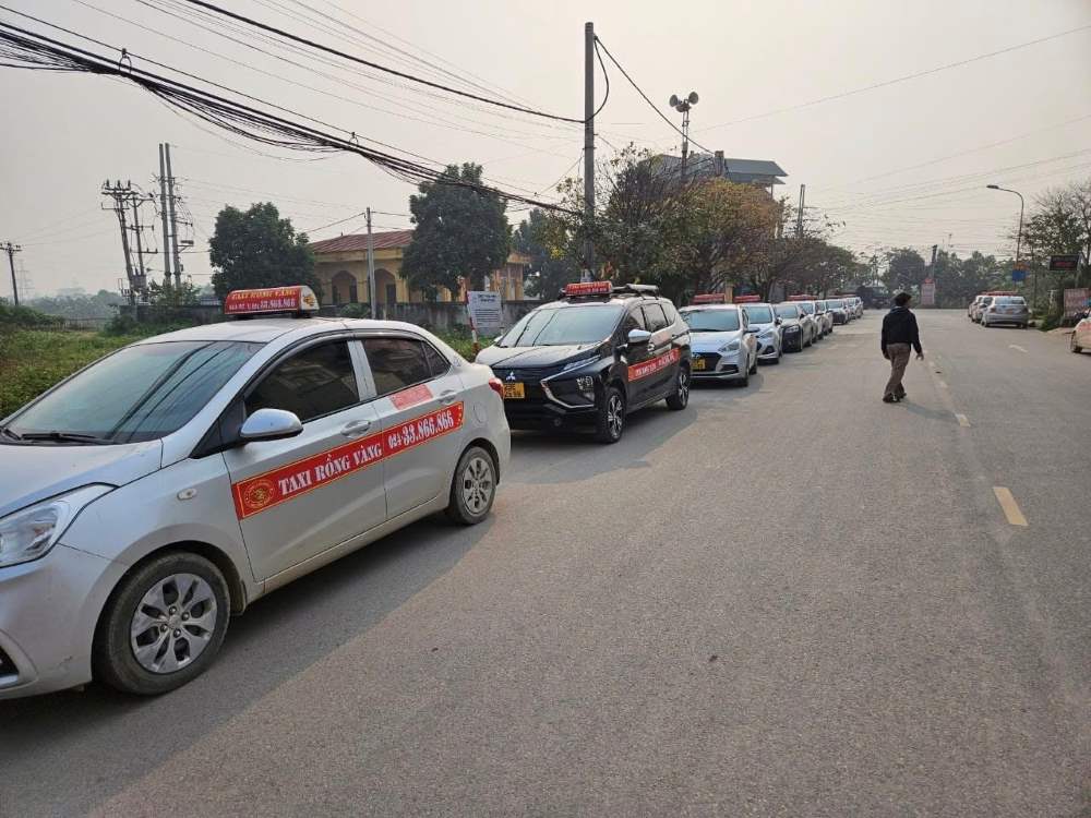 Taxi Rồng Vàng cung cấp nhiều loại xe đa dạng nhu cầu di chuyển của khách hàng
