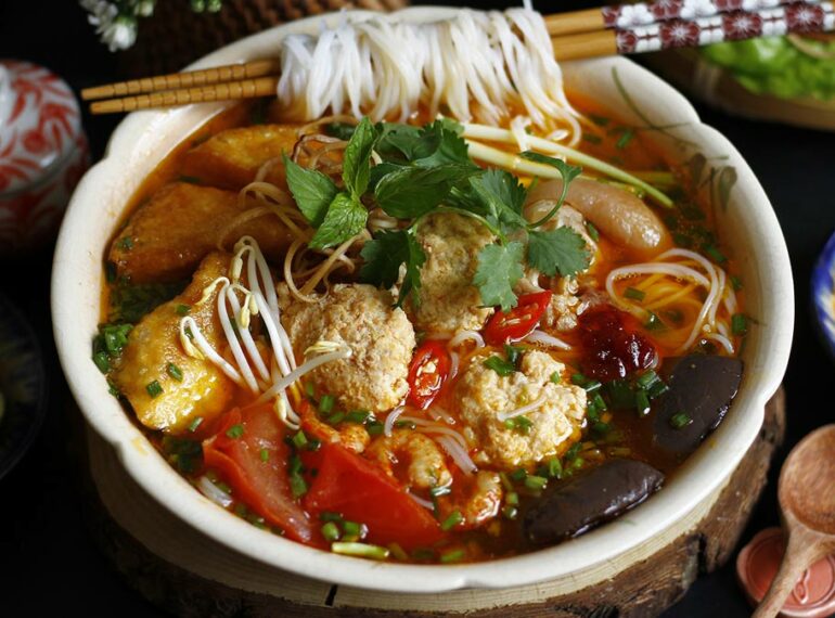 Bún riêu Quận 1