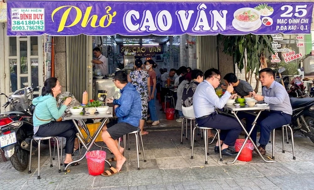 Phở Cao Vân là quán phở Bắc ở Sài Gòn lâu đời đã có từ năm 1947 