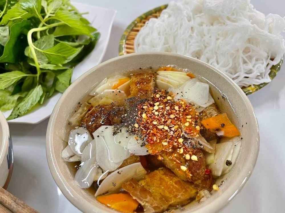 Bún chả Cô Hiên ngon đậm đà hương vị quê hương 