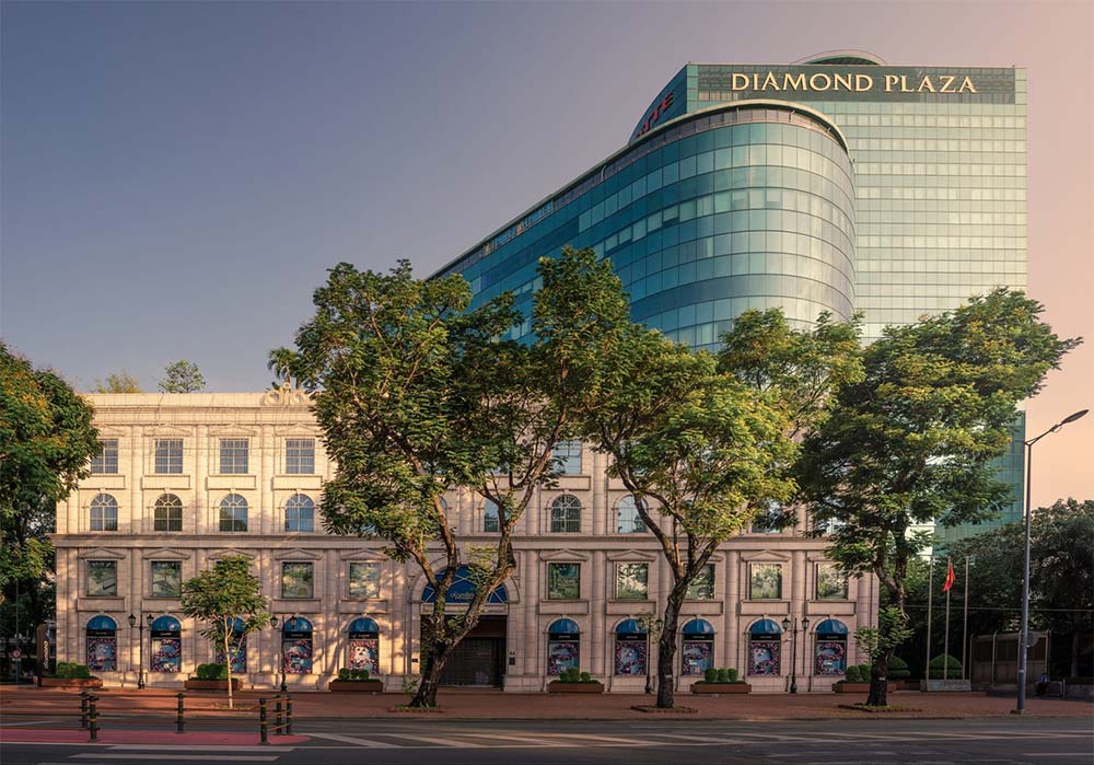 Diamond Plaza tích hợp cả dịch vụ vui chơi và xem phim