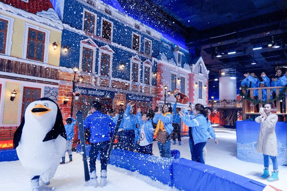 Nếu thời tiết Sài Gòn quá nóng nực thì bạn đừng bỏ qua trải nghiệm tại Snow Town (Ảnh: Sưu tầm Internet)