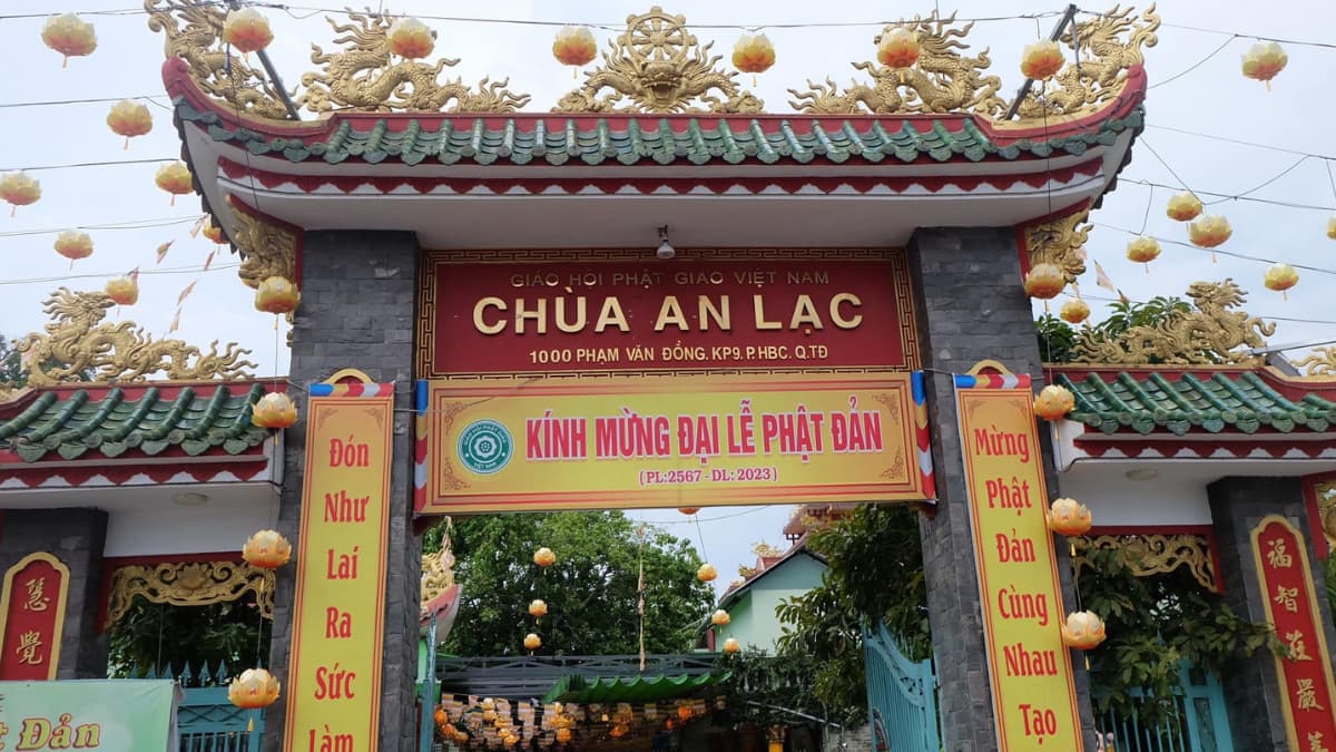 CHÙA LINH THIÊNG Ở BÌNH DƯƠNG THU HÚT DU KHÁCH VÀ PHẬT TỬ ĐẾN CẦU AN MAY MẮN