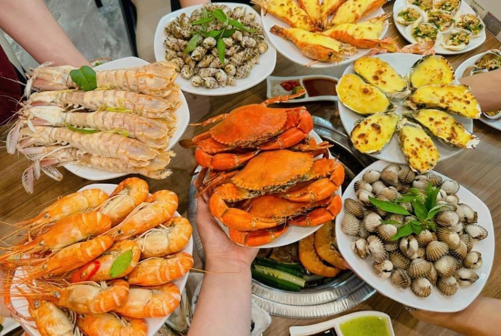 Buffet Thơm có nhiều hải sản tươi sống (Ảnh: Sưu tầm Internet)