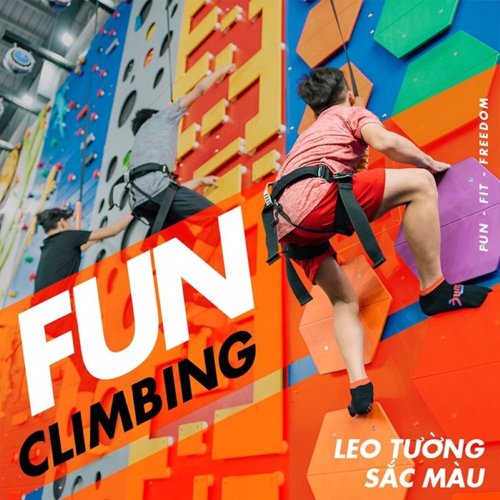 Trải nghiệm leo núi trong nhà tại Jump Arena (Ảnh: jumparena.vn)