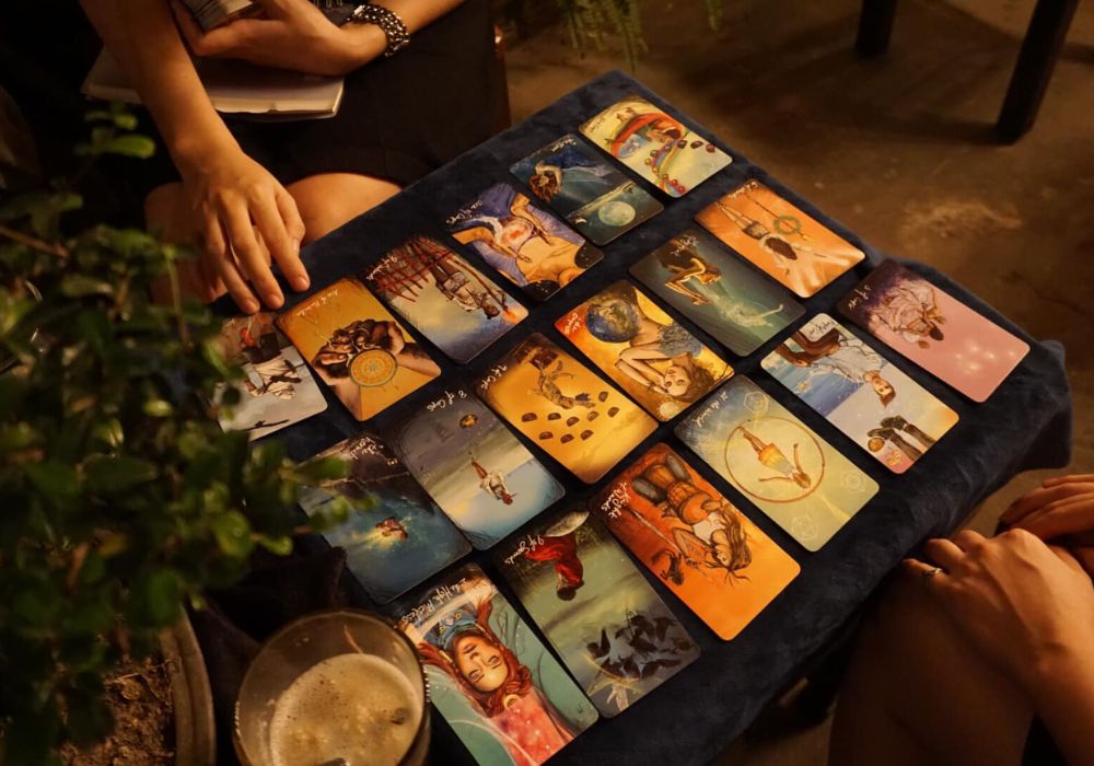 Én còn có cả dịch vụ trải bài Tarot