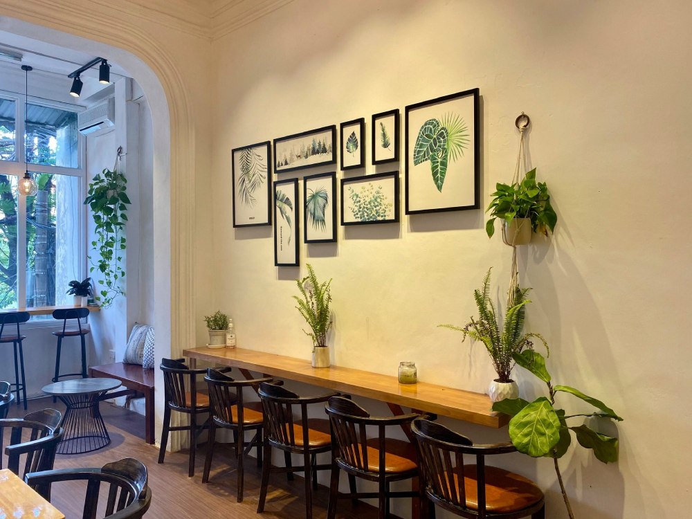 Woods Cafe với thiết kế hiện đại, gần gũi thiên nhiên, là nơi lý tưởng để thư giãn giữa phố thị (Ảnh: Sưu tầm Internet)