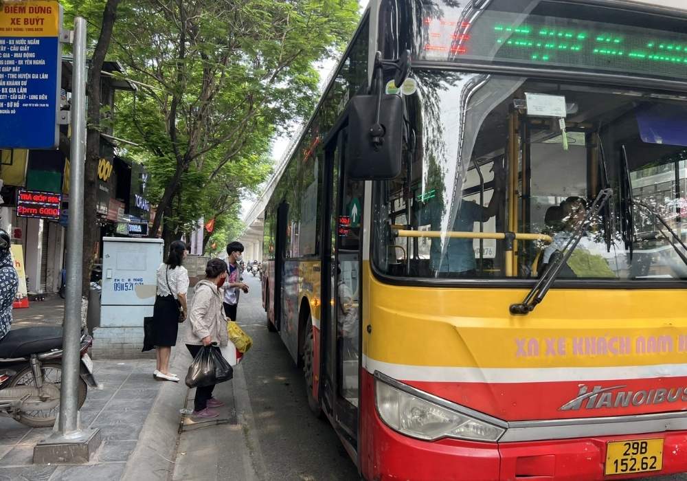 Xe bus là một lựa chọn an toàn và tiết kiệm