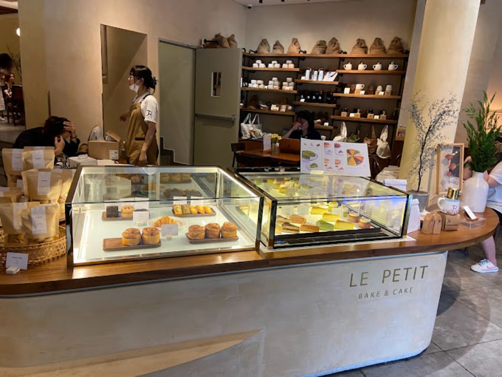 Le Petit Bake & Cake