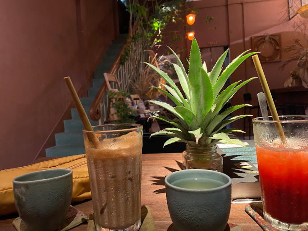 Thức uống trà và cafe đậm vị, rất được ưa chuộng 