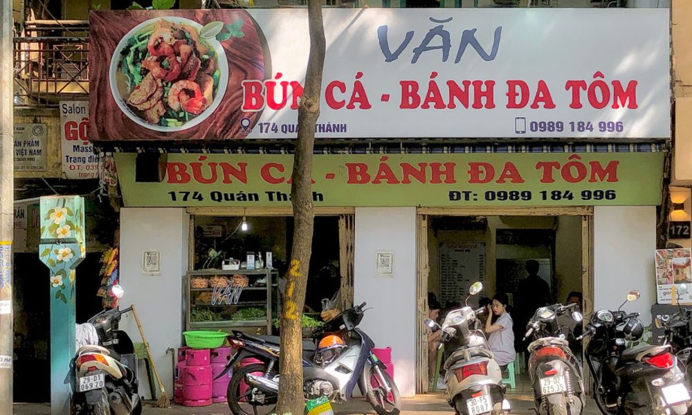 Quán bún cá Văn ở số 174 Quán Thánh