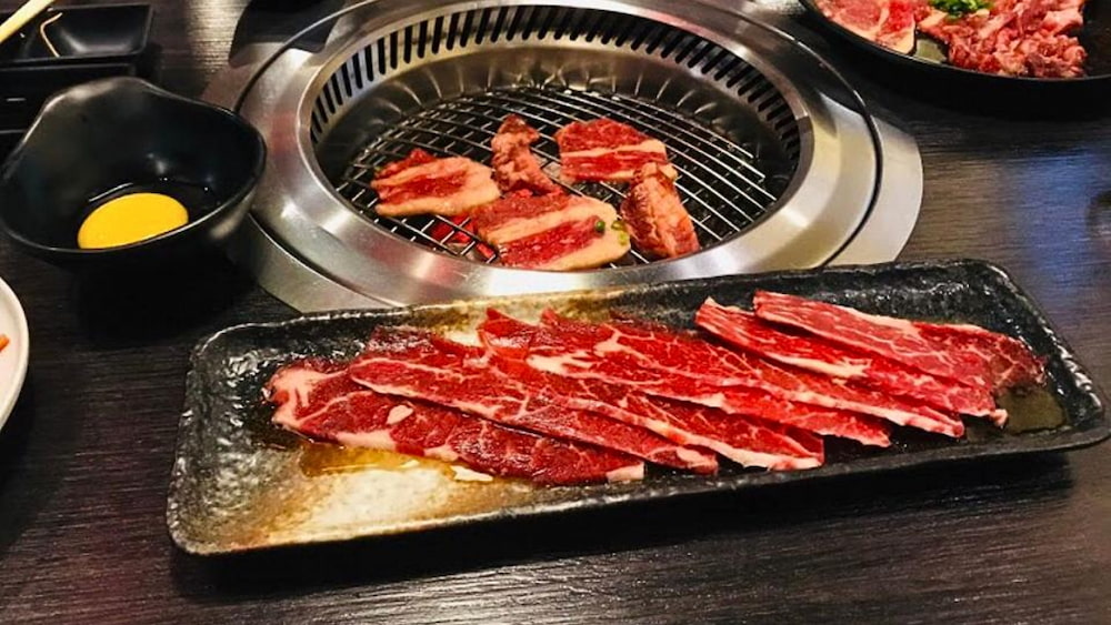 Món nướng tại Uraetei BBQ Phổ Đình luôn được chuẩn bị với các miếng thịt tươi, chất lượng.