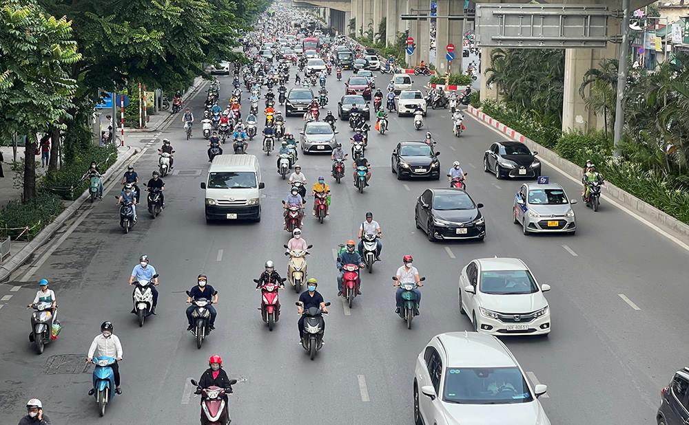 Phương tiện cá nhân được nhiều người lựa chọn để di chuyển đến Hậu Lâu 