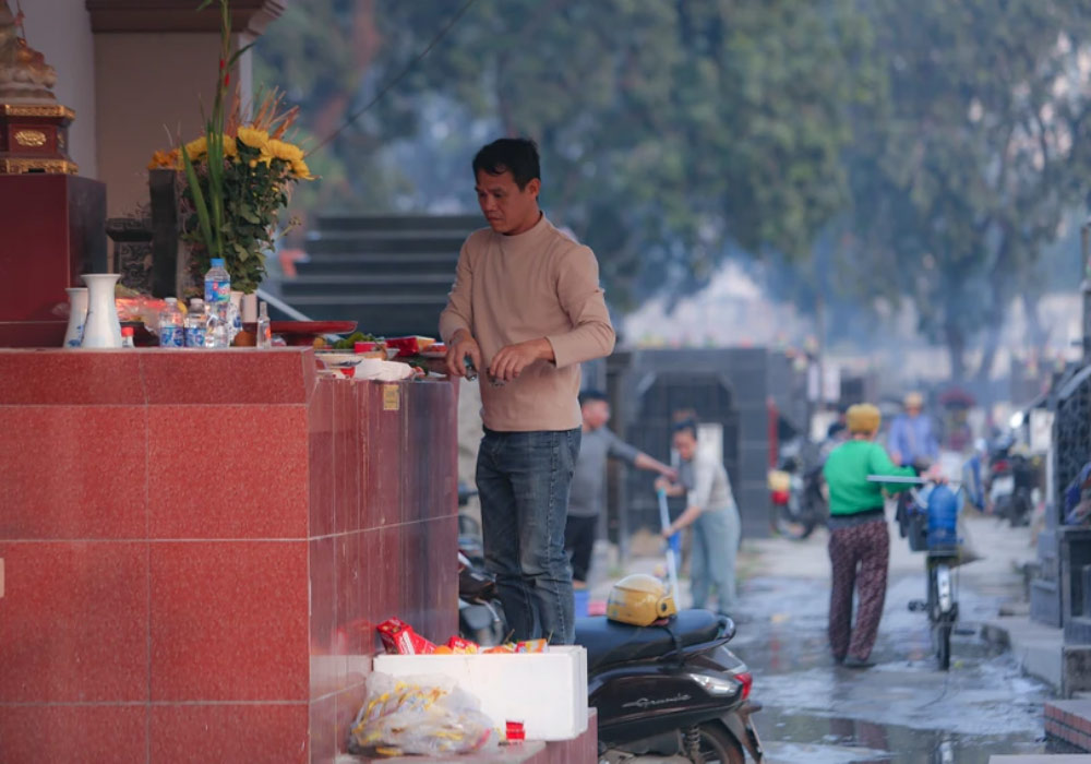 Tìm hiểu về ngày lễ tạ mộ vào những ngày cuối năm