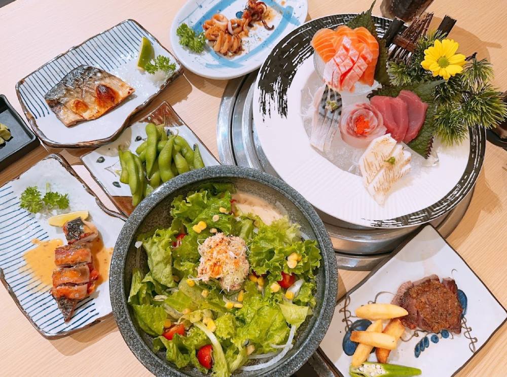 Isushi Buffet nổi tiếng với món sushi và sashimi tươi ngon 