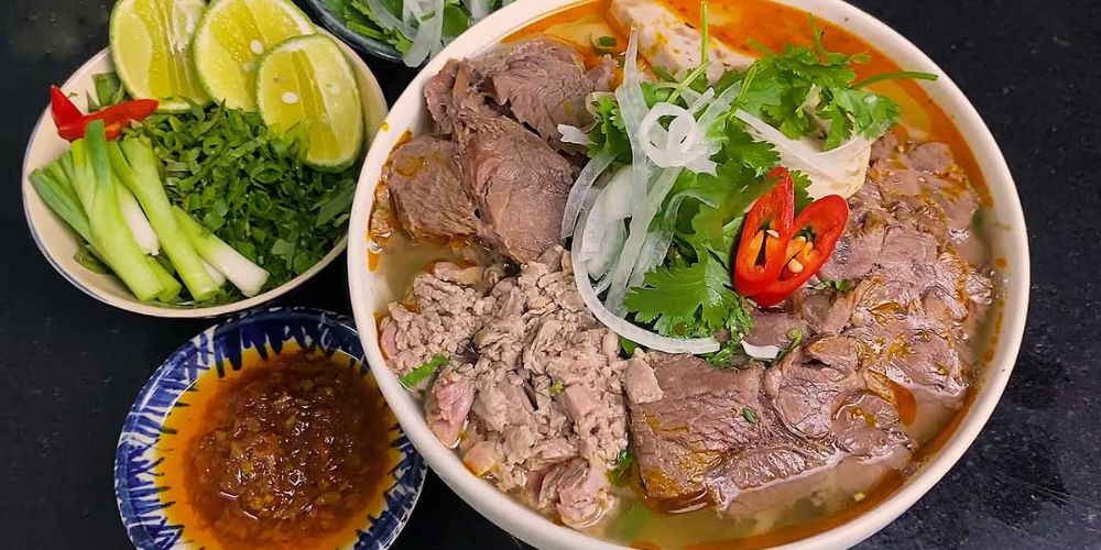 Bún bò là một trong những món ăn có thể chiều lòng nhiều thực khách khó tính