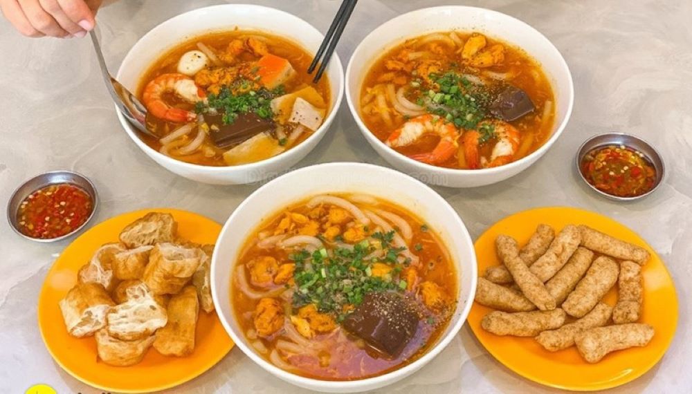 Quán bánh canh cua quận 1 Anh Vũ gây ấn tượng với hương vị độc đáo 
