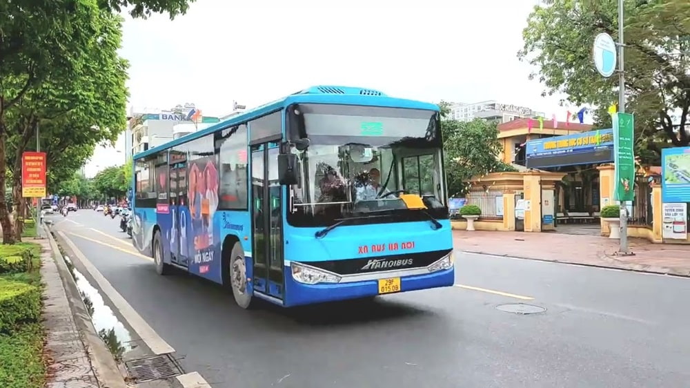 Xe bus cũng là một phương thức để bạn lựa chọn khi lên kế hoạch ghé thăm đền 