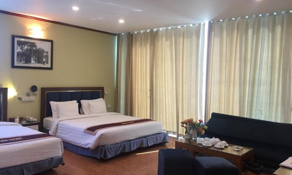 Vị trí của khách sạn A25 Hotel rất thuận tiện, gần chợ và Văn Miếu