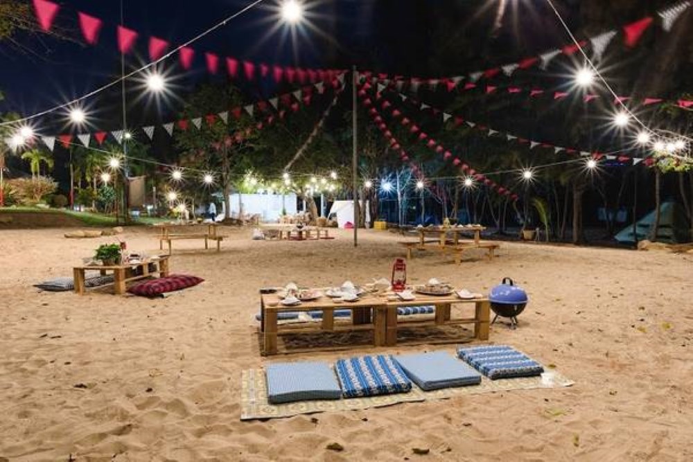 Khu vực cắm trại ven biển Zenna Pool Camp với tầm nhìn hướng ra đại dương (Ảnh: Sưu tầm Internet)