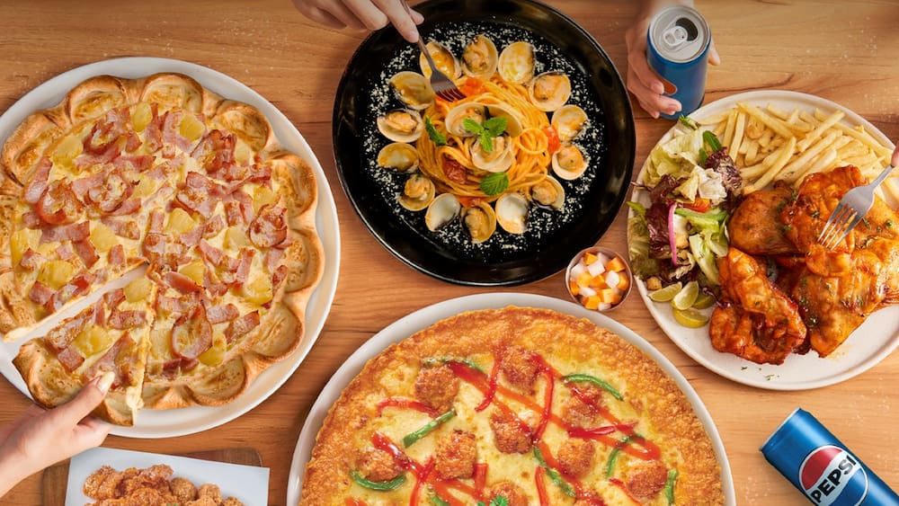 The Pizza Company nổi bật với các loại pizza nướng lò độc quyền.