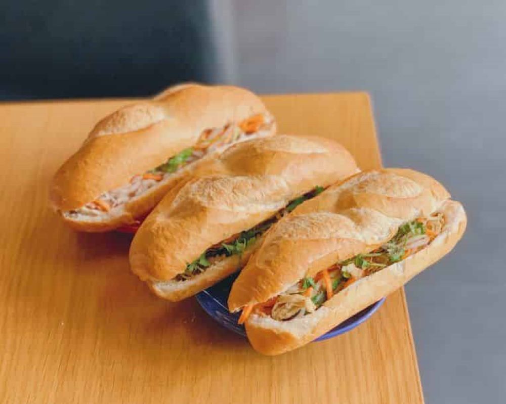 Bánh mì Sài Gòn là một trong những các món ngon ở Sài Gòn rất nổi tiếng 