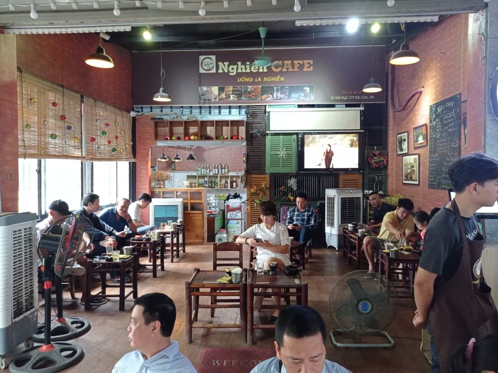 Không gian Nghiền CAFE mang lại cảm giác mộc mạc, gần gũi