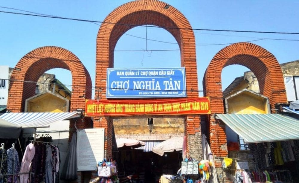 Chợ Nghĩa Tân là thiên đường ẩm thực giữa lòng Hà Nội 