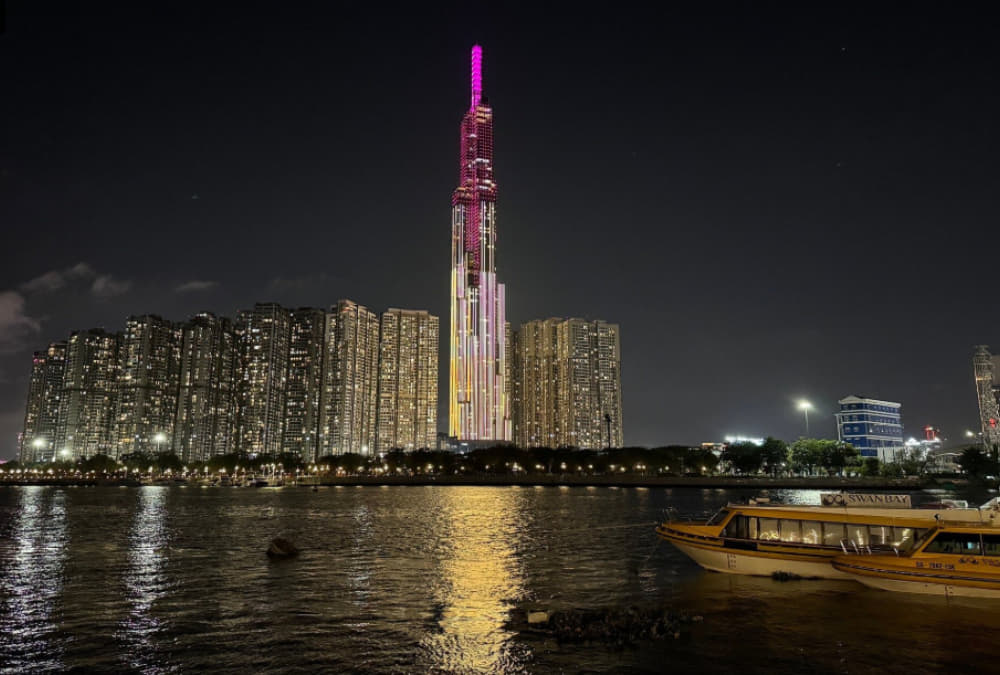 Khách sạn Bình An có view ngắm Landmark 81 cực đỉnh (Ảnh: Sưu tầm Internet)