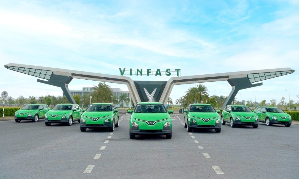 Hãng taxi Mai Linh đầu tư dàn xe điện VinFast nhằm hướng đến tương lai xanh và mang đến trải nghiệm tốt nhất cho khách hàng