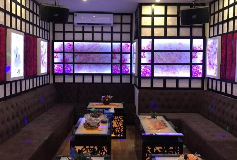 Đa dạng các phòng hát tại quán Tokyo Ladies Bar & Karaoke 