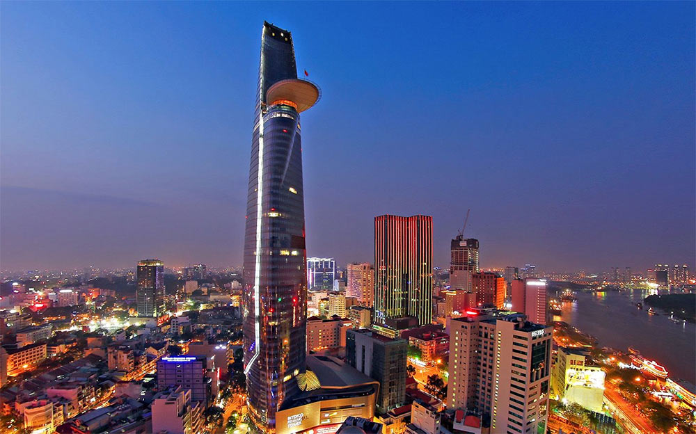 Bitexco Financial Tower trở thành địa điểm vui chơi quận 1 buổi tối rất được yêu thích