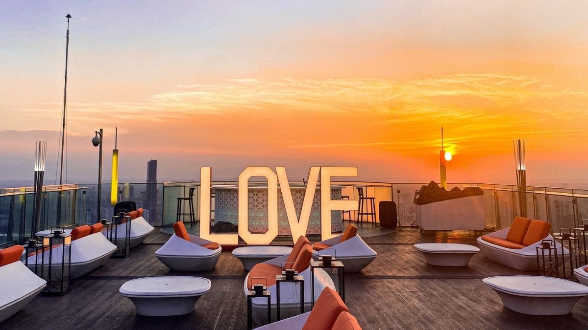 BAR DINH ROOFTOP LOUNGE PHỤC VỤ COCKTAIL TINH TẾ GIỮA KHÔNG GIAN SANG TRỌNG GIỮA LÒNG HÀ NỘI