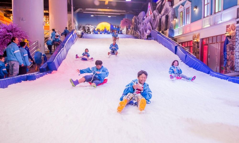 Snow Town Sài Gòn là điểm vui chơi lý tưởng những ai muốn khám phá điều mới mẻ tại Quận 2